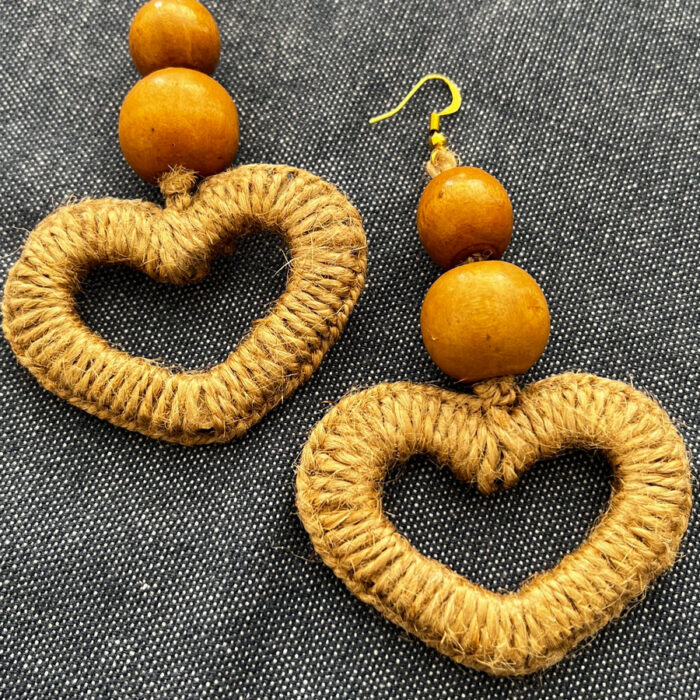 Aretes Artesanales Corazón Madera - Imagen 2